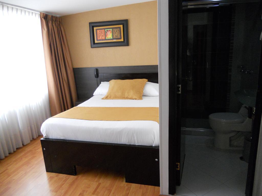 Hotel Expo Inn Embajada Богота Номер фото