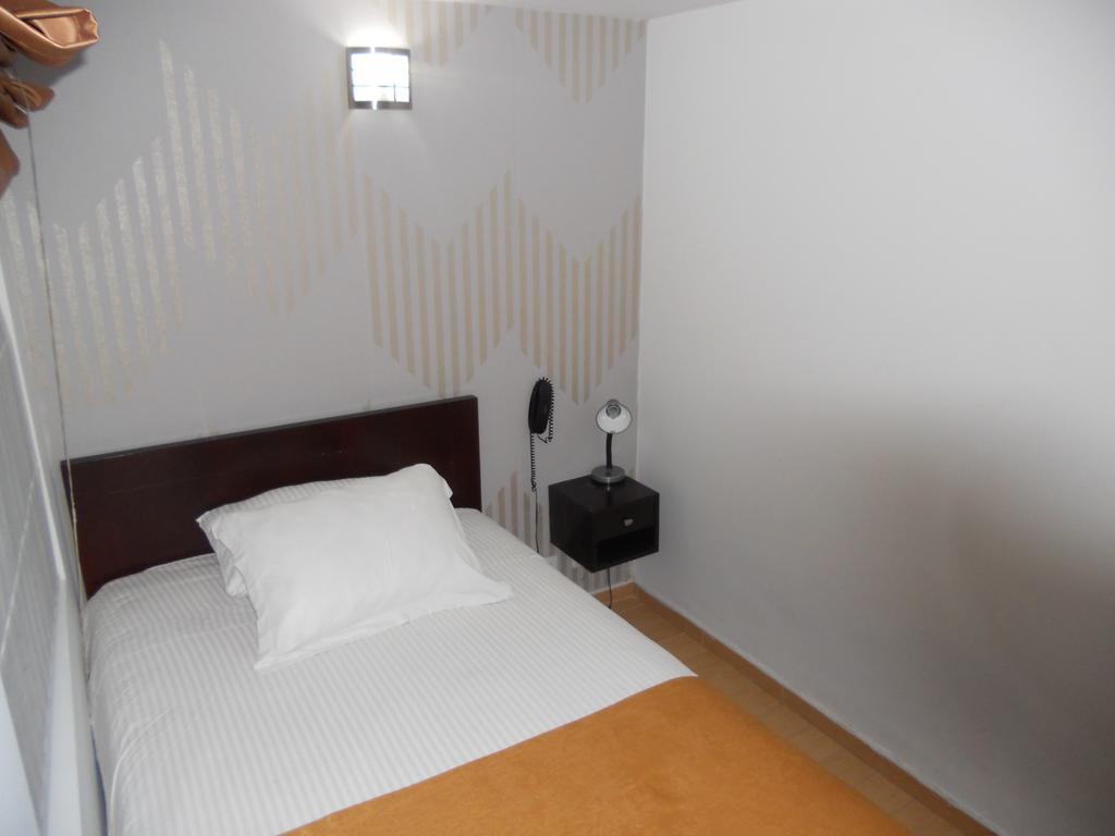 Hotel Expo Inn Embajada Богота Номер фото