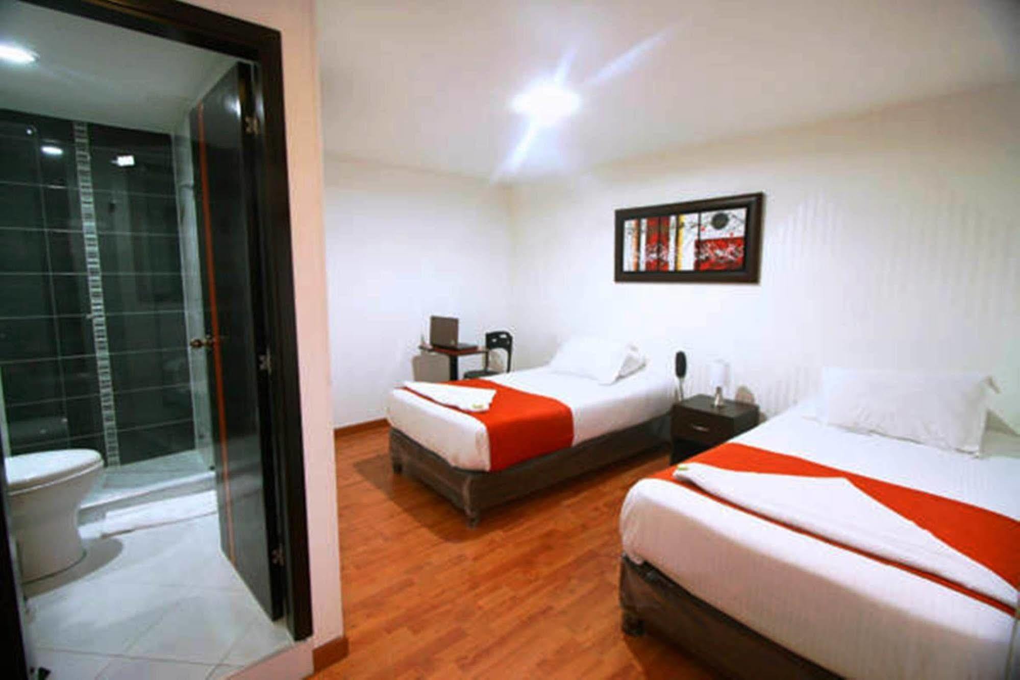 Hotel Expo Inn Embajada Богота Экстерьер фото